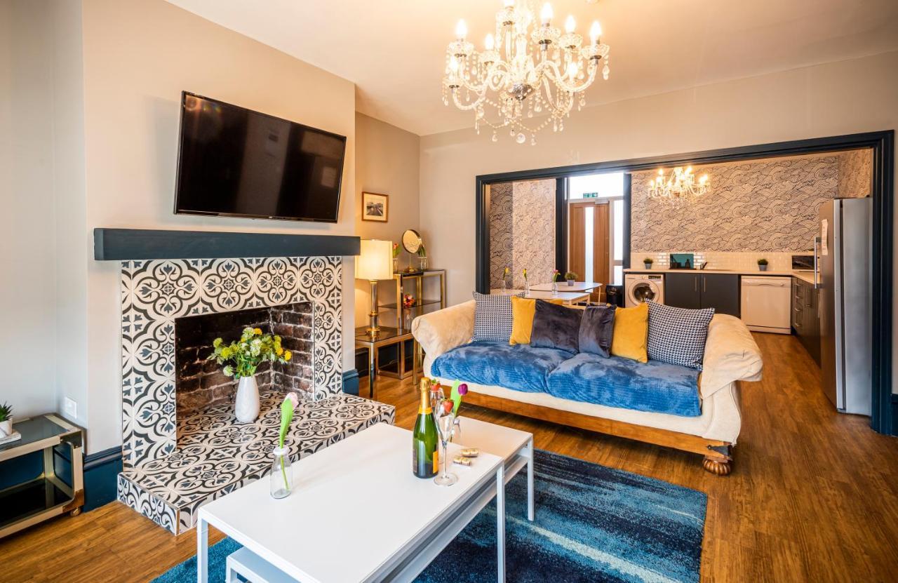 3 -Min Walk To Southport Pier & Beach Fast Wi-Fi & Perfect Getaway Bagian luar foto